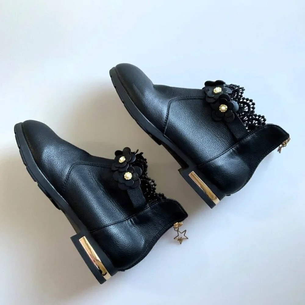 LIKE NEW ANKLE FASHION BOOT GIRLS